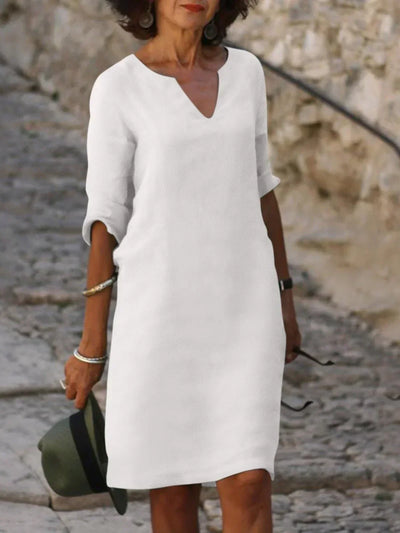 Élise™ | Robe élégante à col en V