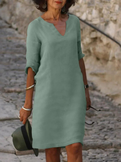 Élise™ | Robe élégante à col en V